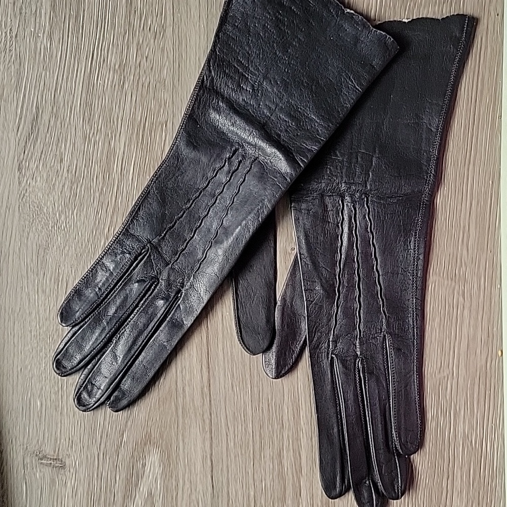 Vintage Black Leather Gloves